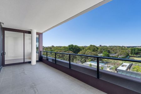 Luxury, Light & Panoramic City Views - A Penthouse-Style Sanctuary - Photo 3