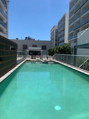 South Brisbane - Photo 2