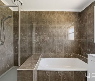 COMFORTABLE FAMILY LIVING ON A GENEROUS BLOCK! - Photo 3