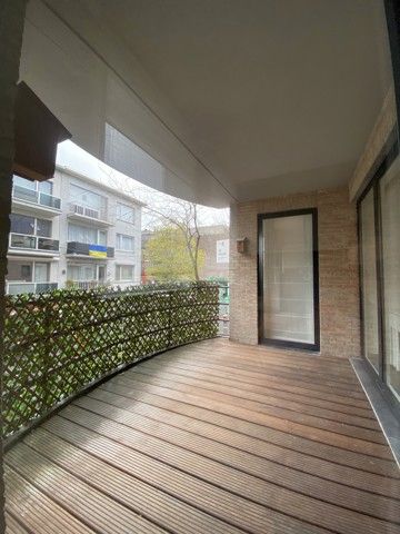 Zeer ruim appartement met 2 slaapkamers in het centrum - Photo 2