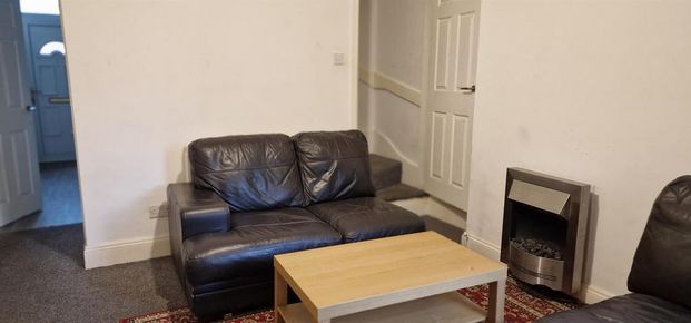 3 bedroom terraced house to rent - Photo 1