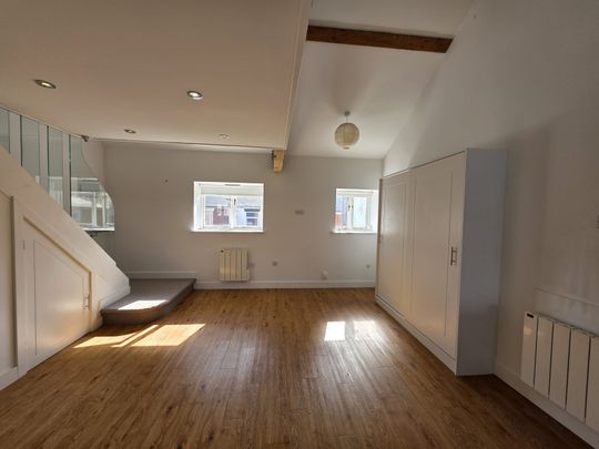 1 Bed Executive Maisonette - Photo 1