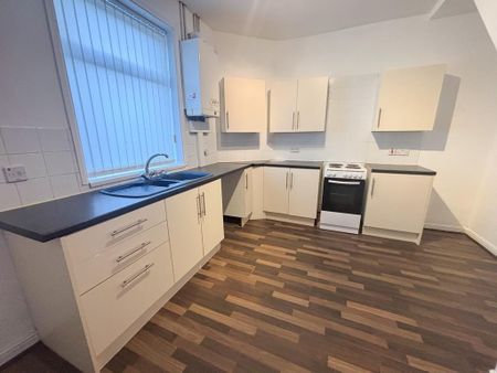 2 bedroom terraced house to rent - Photo 4