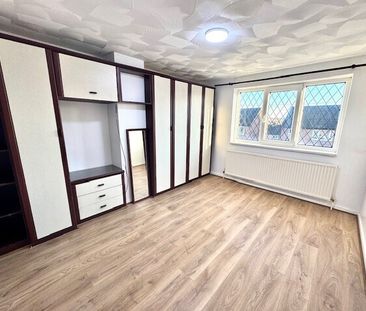 Cover Drive, Barnsley, Darfield - Photo 4