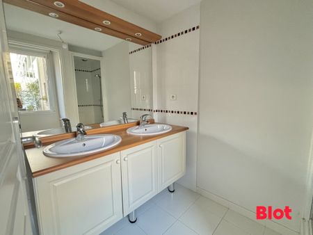 Location Appartement 4 pièces 98m² RENNES 35000 - Photo 2