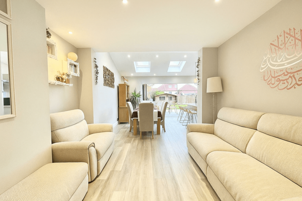 5 bedroom semi-detached house to rent - Photo 1