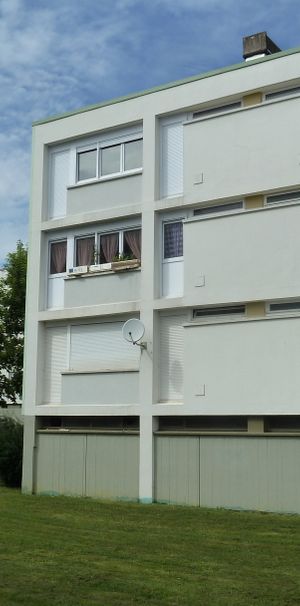 Location - Appartement T2 - 37 m² - Grand-Charmont - Photo 2