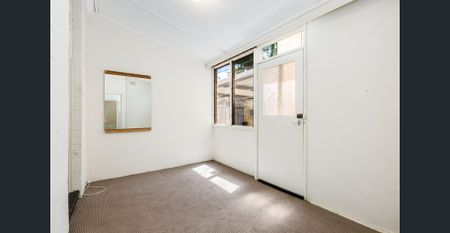 Neat Two Bedroom Unit. - Photo 2