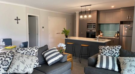 FULLY FURNISHED - 12 MONTH FIXED TERM - Photo 3