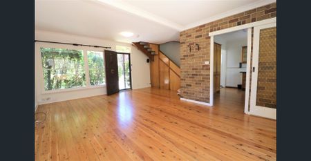 TOWNHOUSE - IN CONVENIENT POSITION - Photo 5