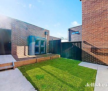 32 Gorge Road, South Morang - Photo 6