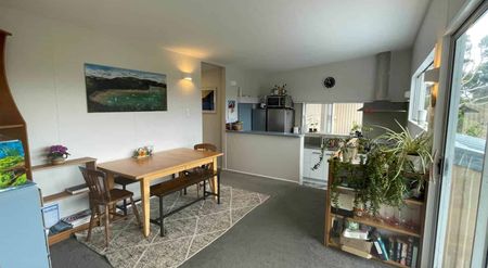 Cute family home in Doves Bay - Photo 3