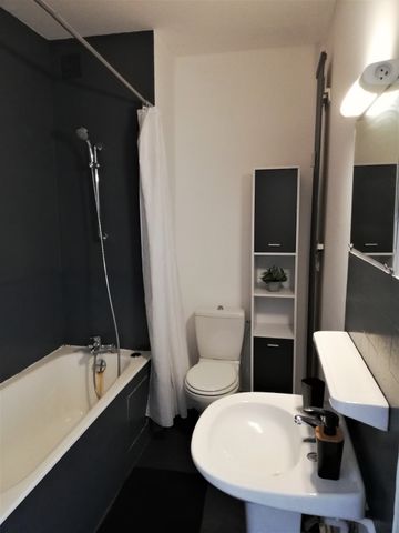 Location Appartement 2 pièces 46m² POITIERS 86000 - Photo 3