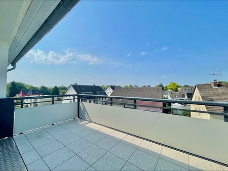 Großzügige 3-Zi.-Wohnung mit Balkon und Einbauküche! - Foto 5