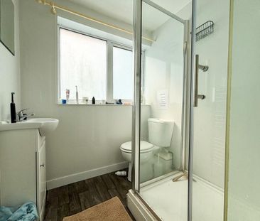 5 bedroom semi-detached house to rent - Photo 4