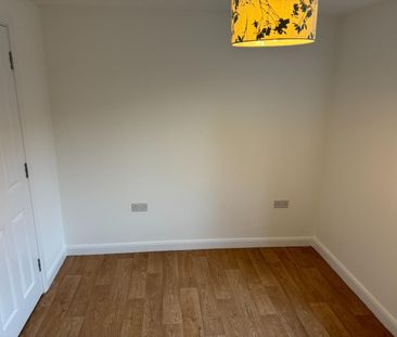 2 Bedroom Flat - Photo 3