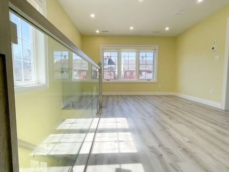 For Lease - 16 Arthur Dixon Street Unit# Coachhouse, Markham, Ontario - Photo 2