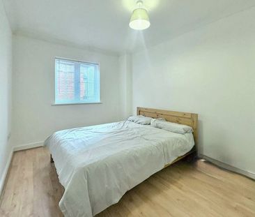 London Road, Camberley, Surrey, GU15 - Photo 6