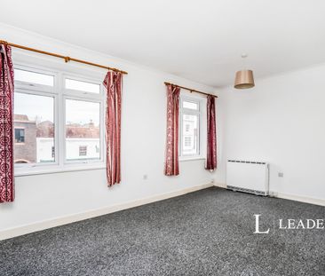 3 bedroom maisonette to rent Westquay House, 20 West Street, Fareha... - Photo 4