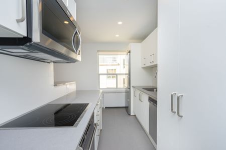 111 Lawton Boulevard - Photo 3