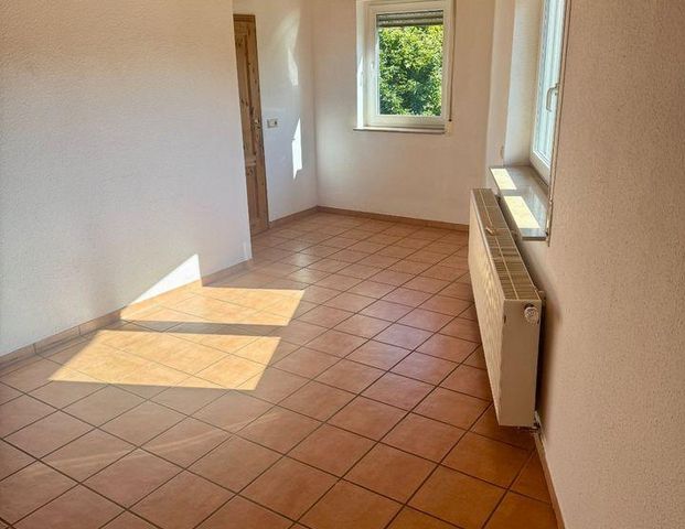 Helle Dachgeschosswohnung 4 ZKB im 1. OG – Zentrum von HeLi - Foto 1