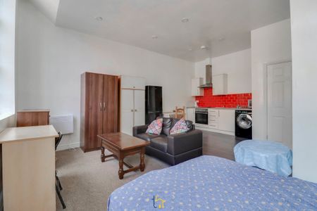 1 bed apartment to rent in Millstone Lane, Leicester, LE1 - Photo 2