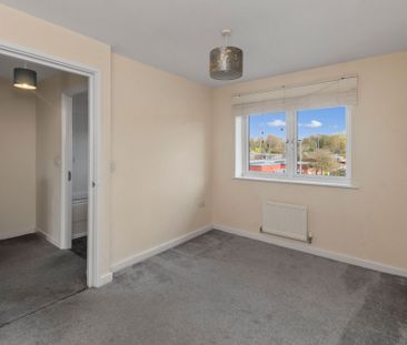 Halton Brook Avenue, Runcorn - Photo 4