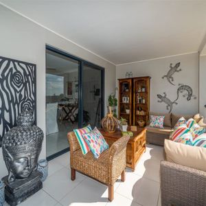 Light-Filled Coastal Unit Walk to Broadwater & Dining! - Photo 2