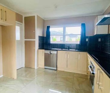 Cosy and Inviting Family Home - Photo 3