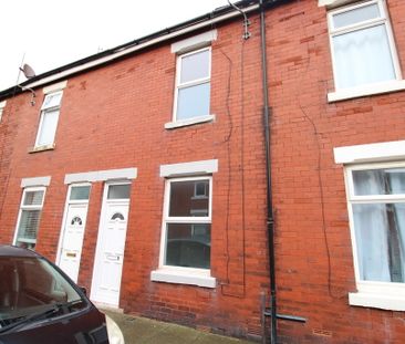 To Let 2 Bed Mid Terraced House - Photo 5