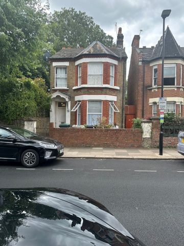 Studio Flat, Myddleton Road, N22 - Photo 3