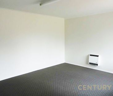 Neatly Presented 2 Bedroom Unit - Photo 3