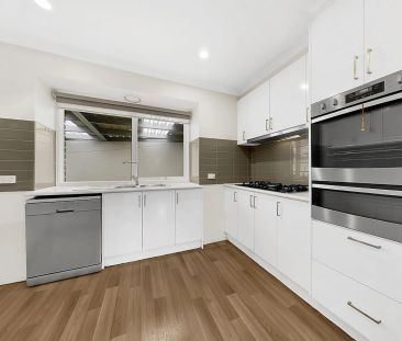 Beautiful Family Home with Pool & Studio in a Quiet Craigieburn Loc... - Photo 5