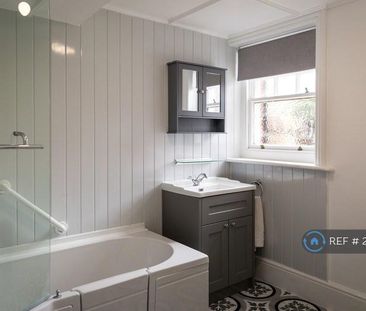 1 bedroom in a flat share to rent - Photo 6