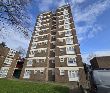 Grove House, Cheshunt, EN8, Waltham Cross - Photo 2