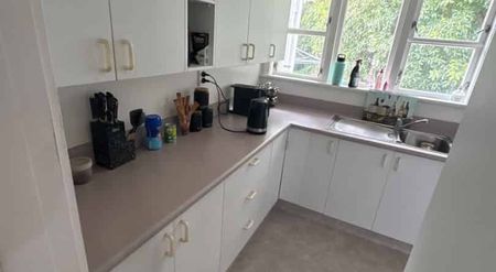 HOKIO BEACH - 3 Bedrooms - Photo 2