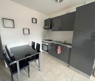 Location Appartement 1 pièce 27m² VAULX EN VELIN 69120 - Photo 3