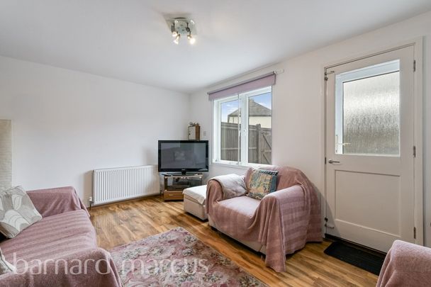 Midsummer Avenue - Photo 1