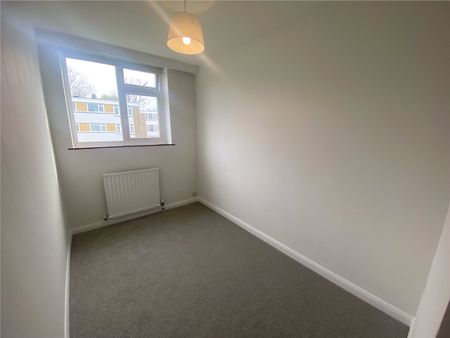 Avenue Road, Epsom, Surrey, KT18 7QX - Photo 4