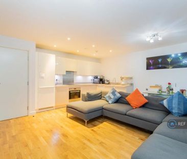 2 bedroom flat to rent - Photo 1