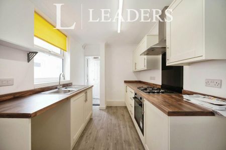 2 bedroom terraced house to rent - Photo 4