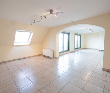 Ruim duplex appartement met terras en garage in centrum Zulte! - Photo 3