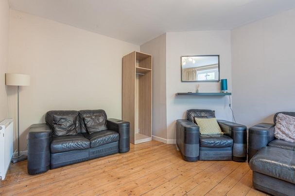 3 bedroom terraced house to rent - Photo 1