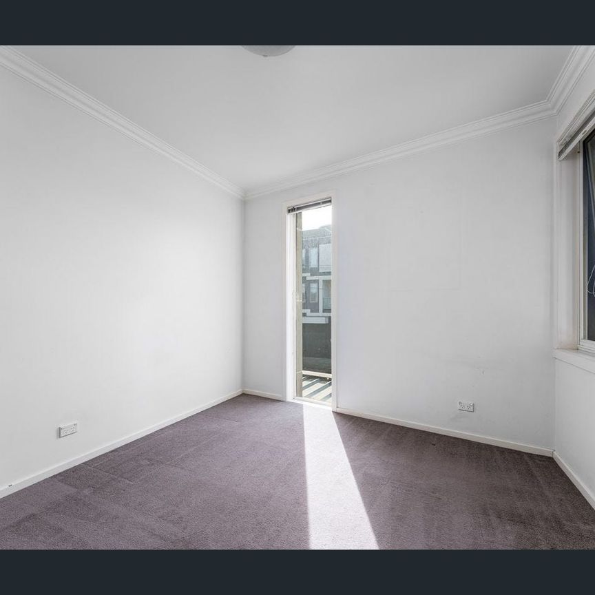 LIGHT AND SPACIOUS! - Photo 1