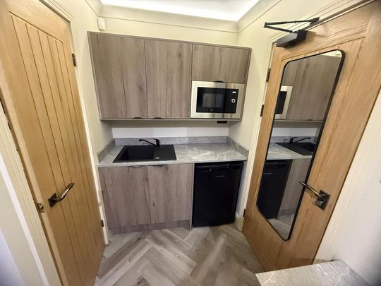 Studio to rent - Photo 1