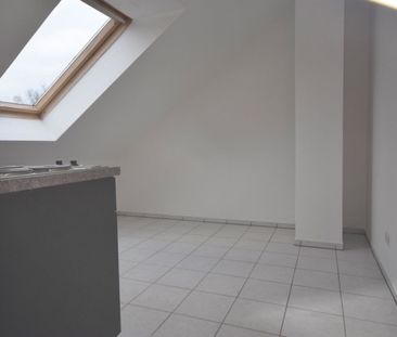 Micro Apartement • Einbauküche • Dachschräge • Nähe Polizeischule C... - Foto 1