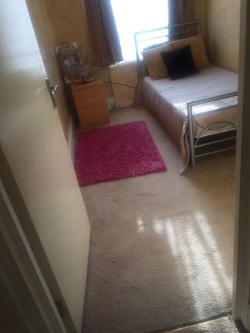 4 Bed Flat, Ilford Lane, IG1 - Photo 2