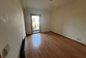 T3 em Esgueira (suite, varandas, cozinha equipada)