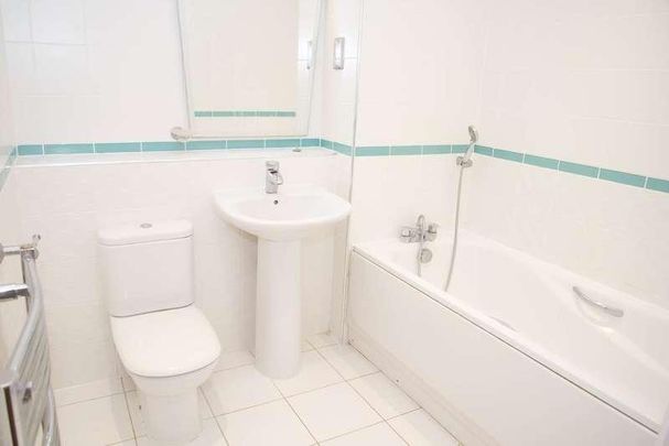 Tideslea Path, Thamesmead West, SE28 - Photo 1