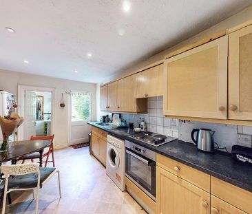 4 bedroom terraced house to rent - Photo 6